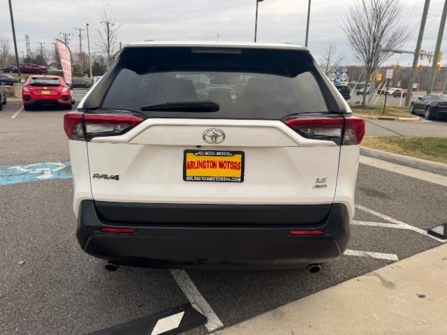 Toyota RAV4 LE AWD (Natl) 2019