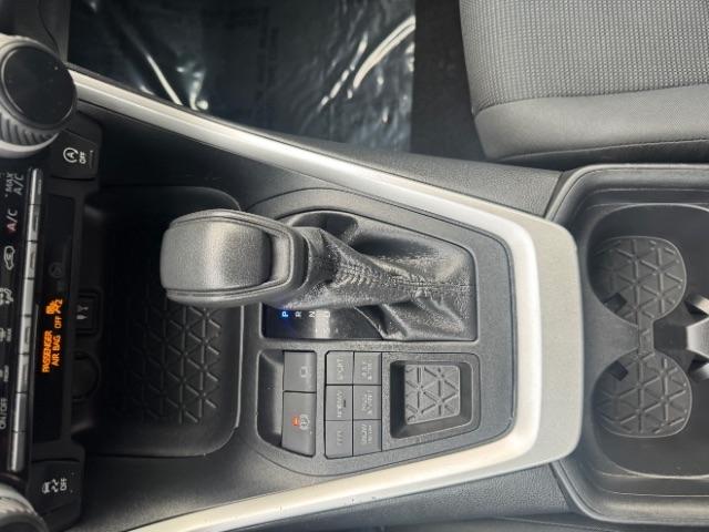 Toyota RAV4 LE AWD (Natl) 2019