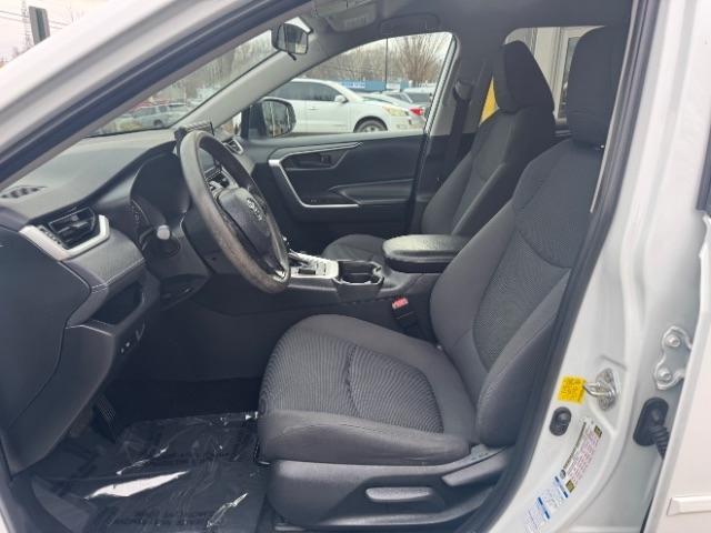 Toyota RAV4 LE AWD (Natl) 2019