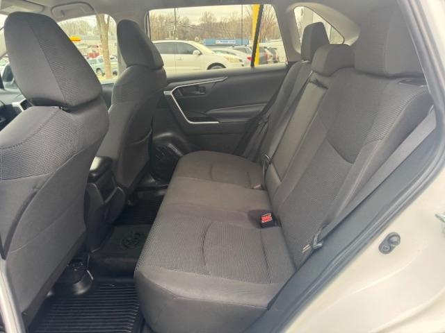 Toyota RAV4 LE AWD (Natl) 2019