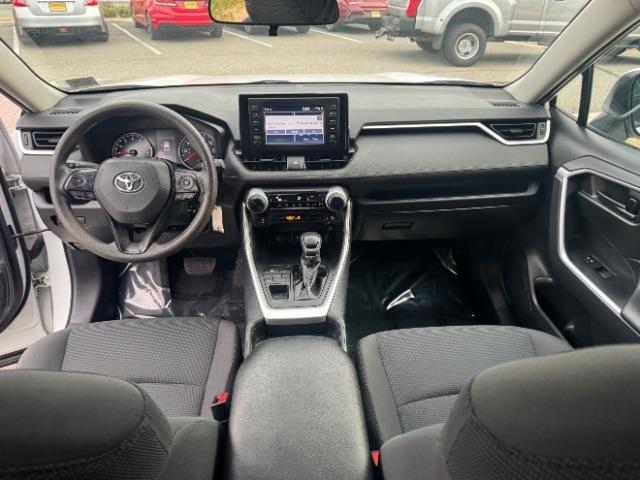 Toyota RAV4 LE AWD (Natl) 2019