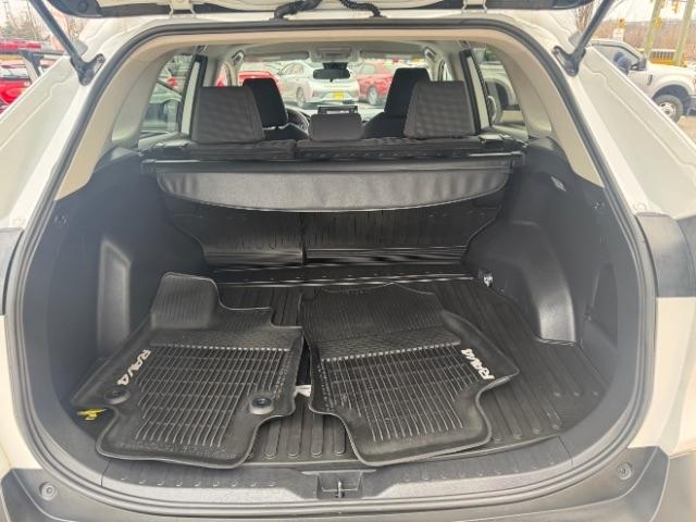 Toyota RAV4 LE AWD (Natl) 2019