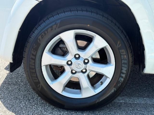 Toyota RAV4 4WD 4dr V6 5-Spd AT Ltd (Natl) 2011