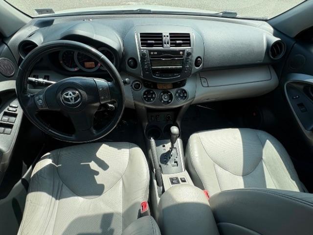 Toyota RAV4 4WD 4dr V6 5-Spd AT Ltd (Natl) 2011