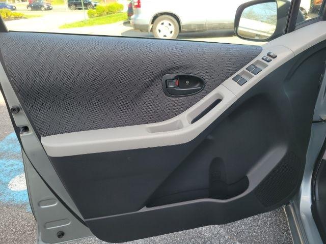 Toyota Yaris 5dr LB Man (Natl) 2010