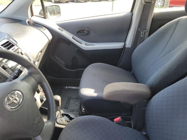 Toyota Yaris 5dr LB Man (Natl) 2010