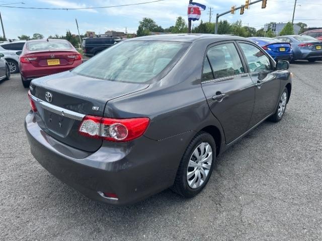 Toyota Corolla 4dr Sdn Auto LE Special Edition (Natl) 2013