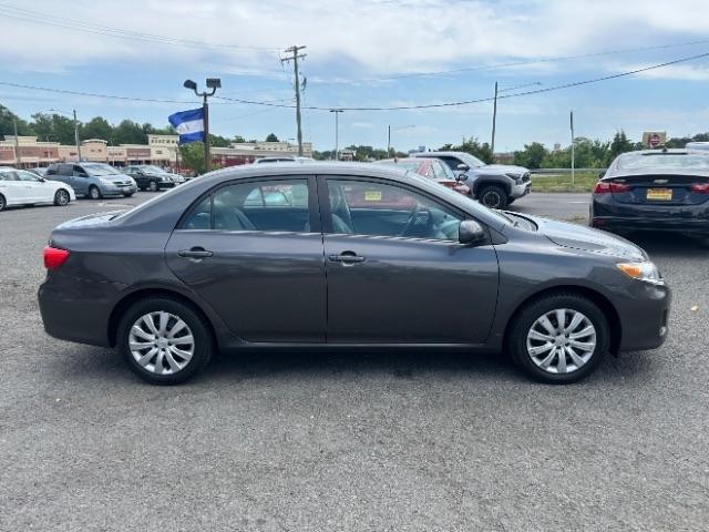 Toyota Corolla 4dr Sdn Auto LE Special Edition (Natl) 2013