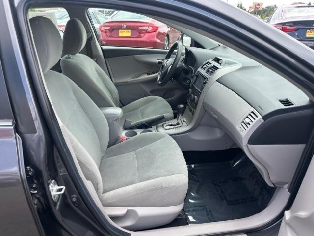 Toyota Corolla 4dr Sdn Auto LE Special Edition (Natl) 2013