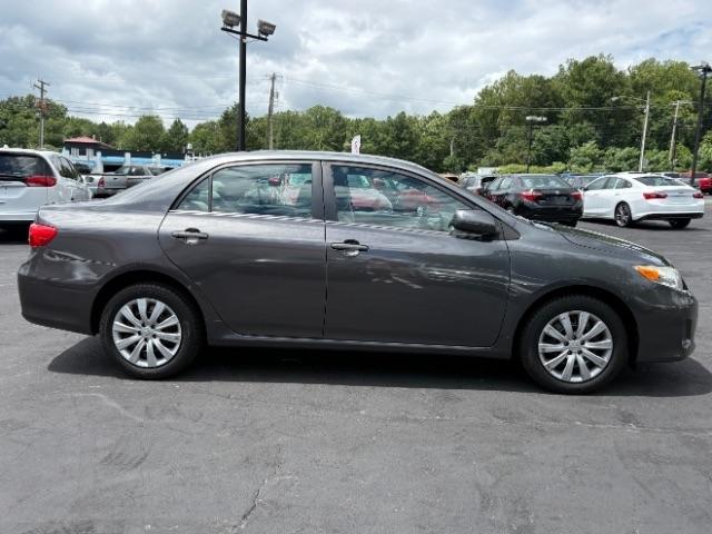 Toyota Corolla 4dr Sdn Auto LE Special Edition (Natl) 2013