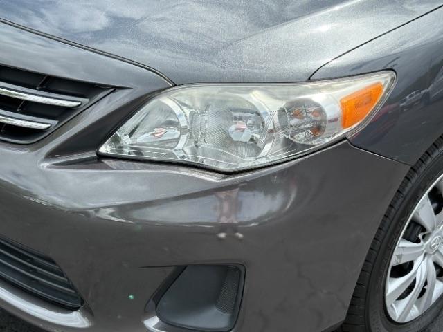 Toyota Corolla 4dr Sdn Auto LE Special Edition (Natl) 2013