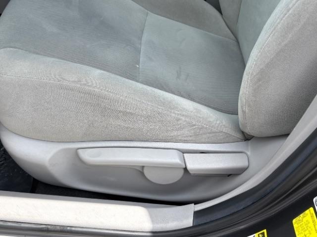 Toyota Corolla 4dr Sdn Auto LE Special Edition (Natl) 2013
