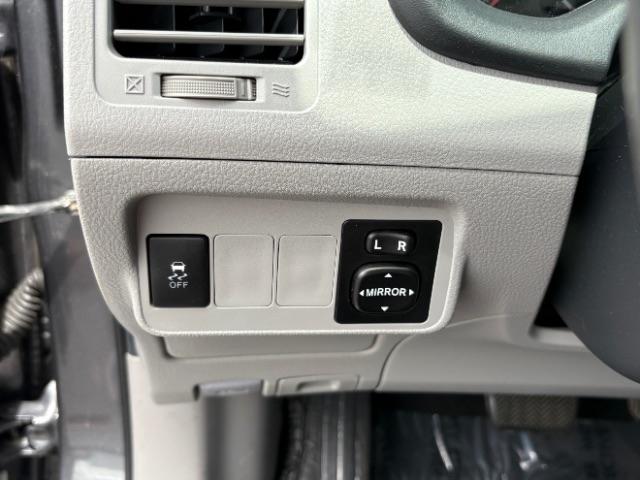 Toyota Corolla 4dr Sdn Auto LE Special Edition (Natl) 2013