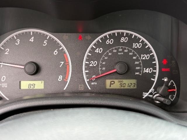 Toyota Corolla 4dr Sdn Auto LE Special Edition (Natl) 2013