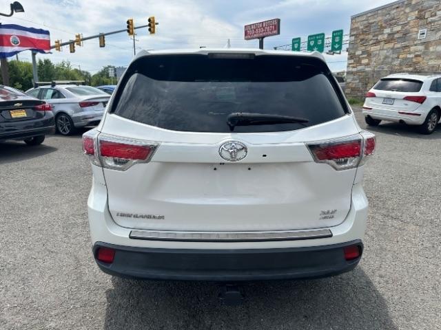 Toyota Highlander AWD 4dr V6 XLE (Natl) 2015