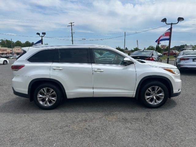 Toyota Highlander AWD 4dr V6 XLE (Natl) 2015