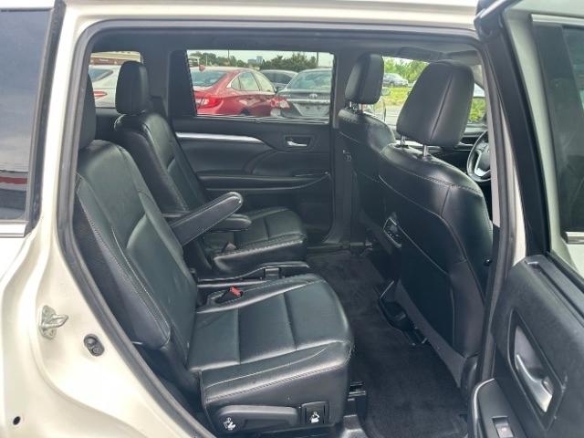 Toyota Highlander AWD 4dr V6 XLE (Natl) 2015