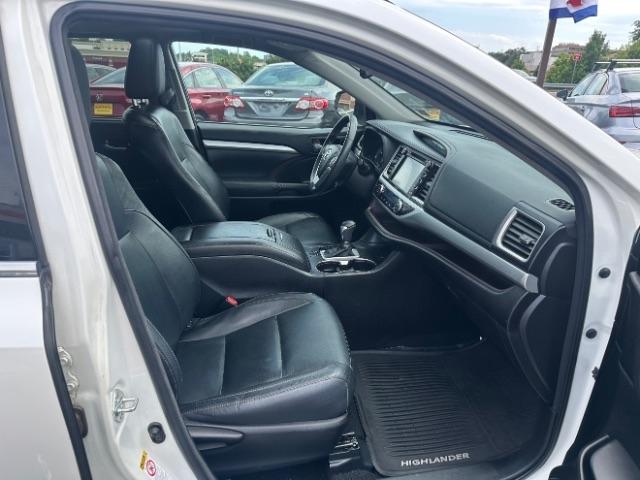 Toyota Highlander AWD 4dr V6 XLE (Natl) 2015