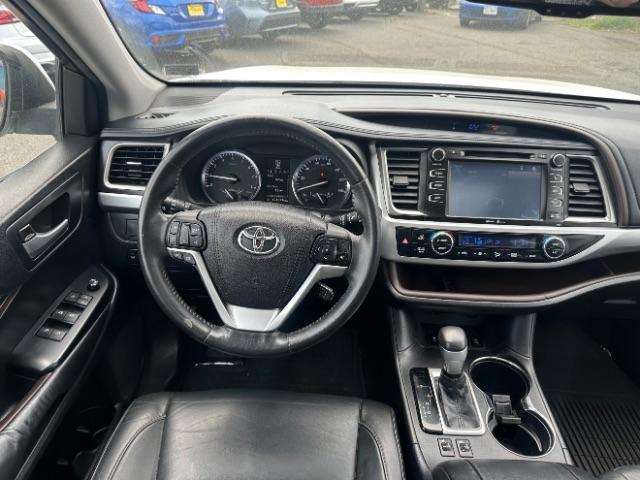 Toyota Highlander AWD 4dr V6 XLE (Natl) 2015