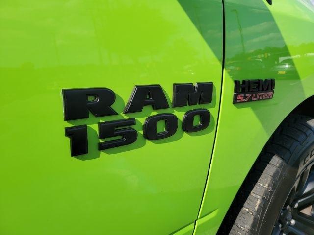 RAM 1500 Sport 4x4 Crew Cab 5'7" Box 2017
