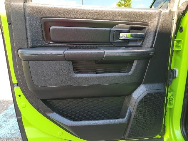 RAM 1500 Sport 4x4 Crew Cab 5'7" Box 2017