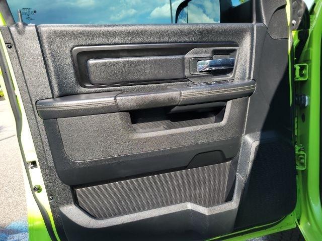 RAM 1500 Sport 4x4 Crew Cab 5'7" Box 2017