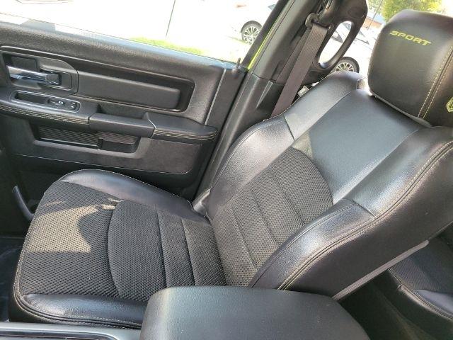 RAM 1500 Sport 4x4 Crew Cab 5'7" Box 2017