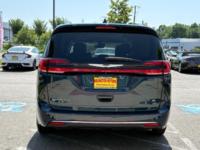 Chrysler Pacifica Touring L FWD 2022