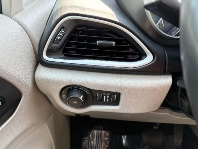 Chrysler Pacifica Touring L FWD 2022