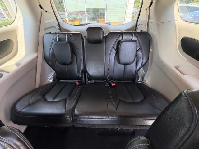 Chrysler Pacifica Touring L FWD 2022