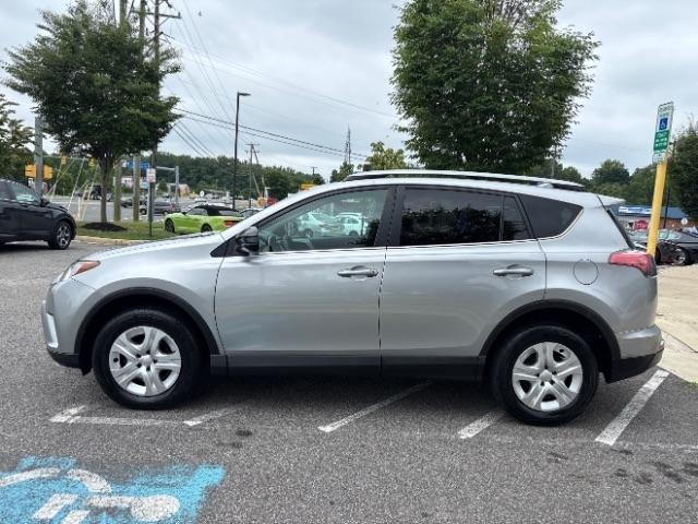 Toyota RAV4 LE AWD (Natl) 2017