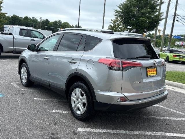 Toyota RAV4 LE AWD (Natl) 2017