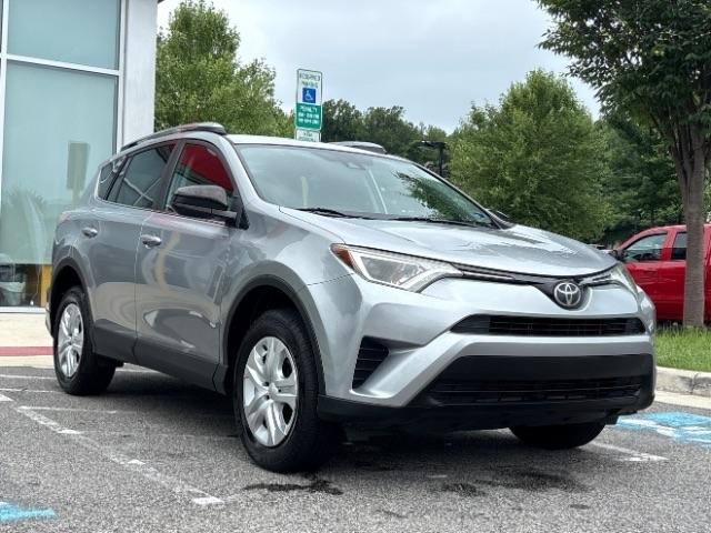 Toyota RAV4 LE AWD (Natl) 2017