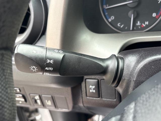 Toyota RAV4 LE AWD (Natl) 2017