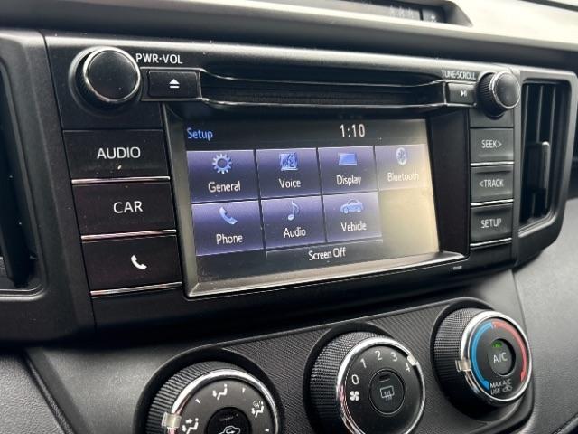 Toyota RAV4 LE AWD (Natl) 2017