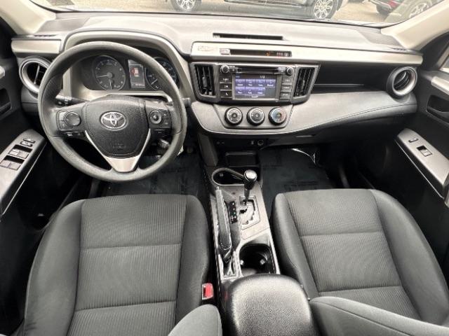 Toyota RAV4 LE AWD (Natl) 2017