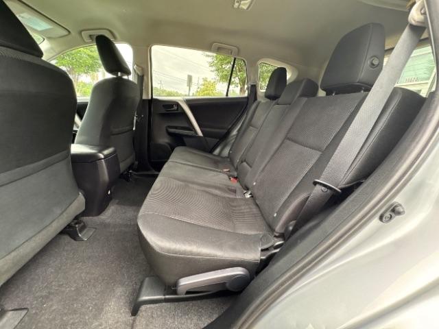 Toyota RAV4 LE AWD (Natl) 2017