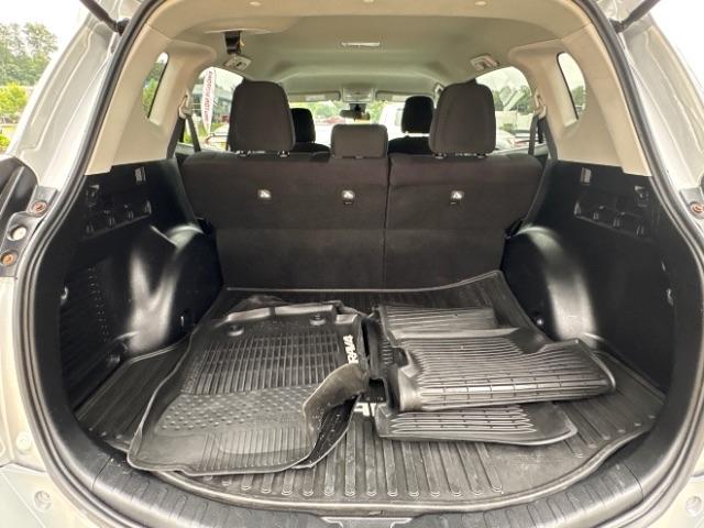 Toyota RAV4 LE AWD (Natl) 2017