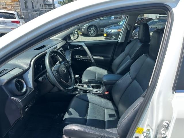 Toyota RAV4 Limited AWD (Natl) 2017