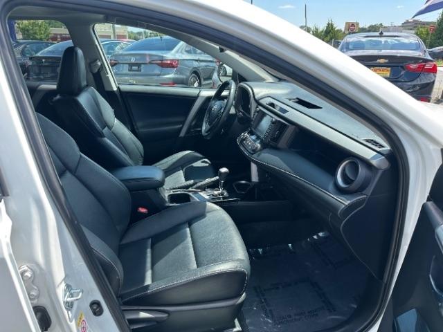 Toyota RAV4 Limited AWD (Natl) 2017