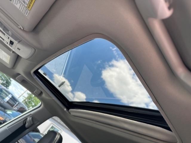 Toyota RAV4 Limited AWD (Natl) 2017
