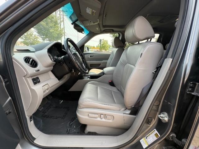 Honda Pilot 4WD 4dr Touring w/RES & Navi 2011