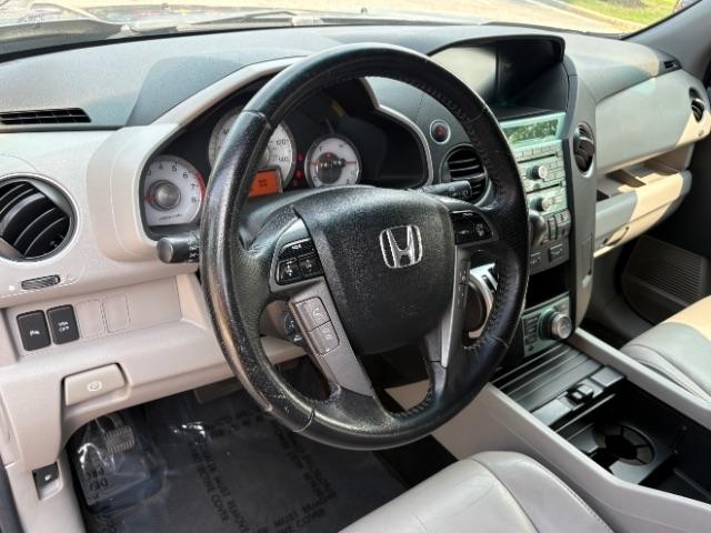 Honda Pilot 4WD 4dr Touring w/RES & Navi 2011