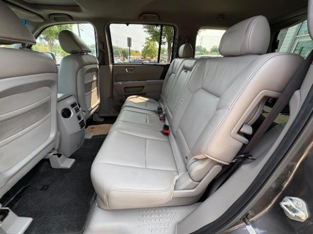 Honda Pilot 4WD 4dr Touring w/RES & Navi 2011