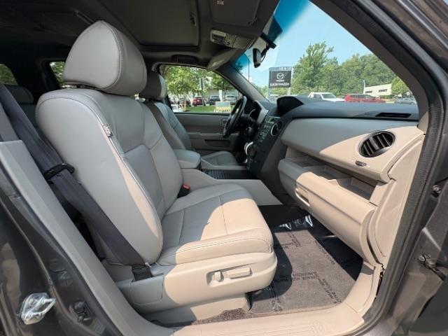 Honda Pilot 4WD 4dr Touring w/RES & Navi 2011