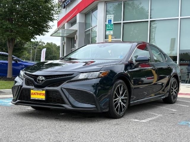 Toyota Camry SE Auto (Natl) 2021