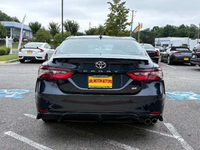 Toyota Camry SE Auto (Natl) 2021