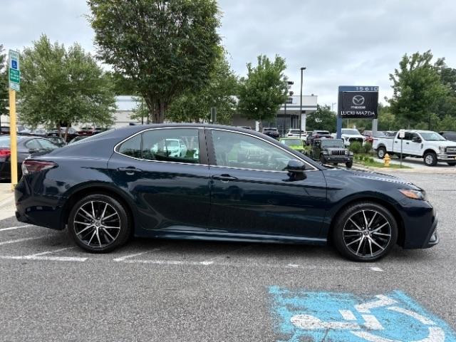 Toyota Camry SE Auto (Natl) 2021