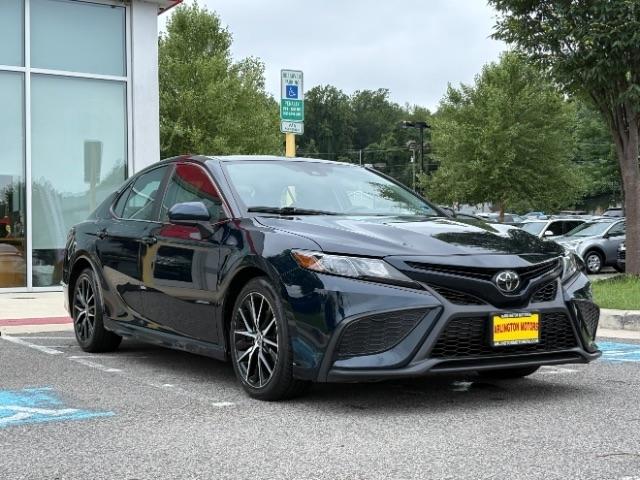 Toyota Camry SE Auto (Natl) 2021