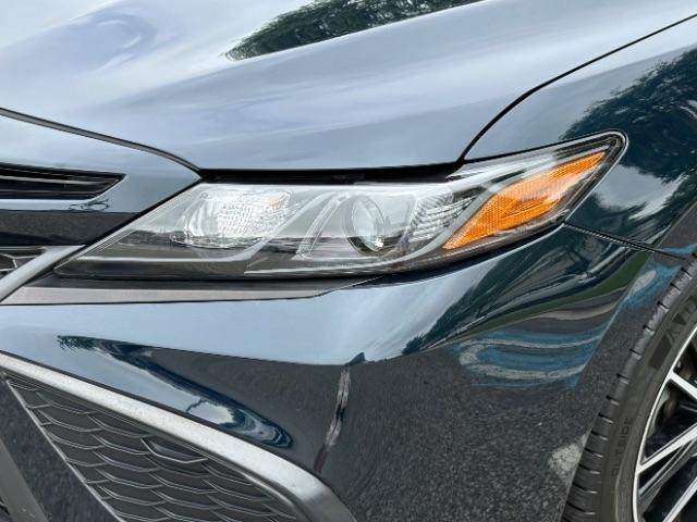 Toyota Camry SE Auto (Natl) 2021